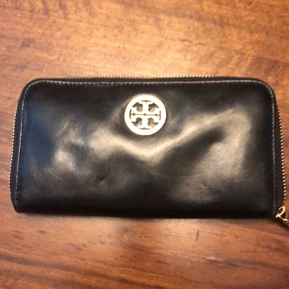 Tory Burch wallet